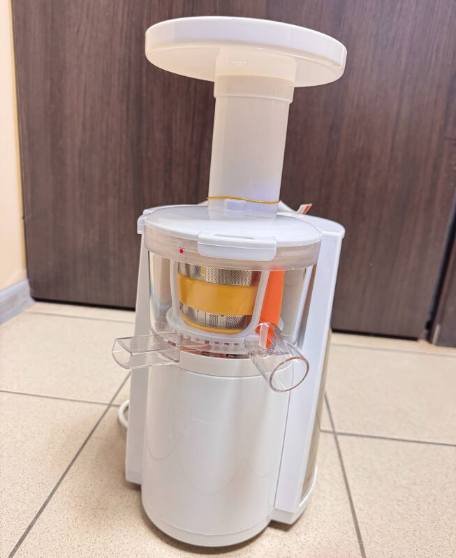 Соковижималка шнекова HILTON AE 3162 White - Б/В