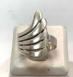 Срібна каблучка (00083528) - Б/В від виробника NoName