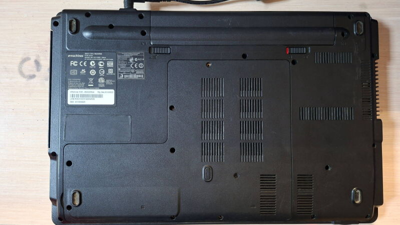 Ноутбук Acer eMachines E728-452G32Mn (LX.NCM0C.016) - Б/В - Фото №4