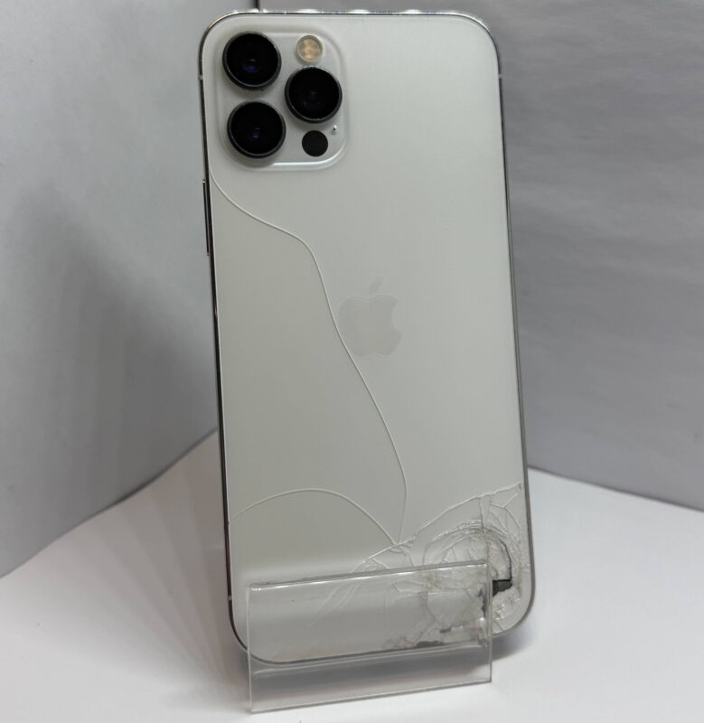 Apple iPhone 12 Pro 256GB Silver, MGDA3 - Б/В
