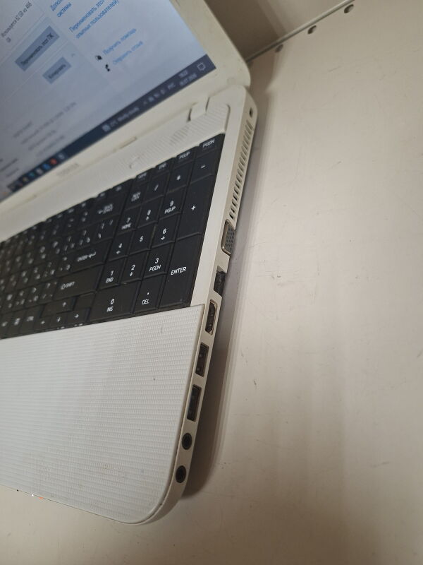 Ноутбук Toshiba Satellite C855-1TF (Pentium B960/4GB/HDD500GB) - Б/В - Фото №7