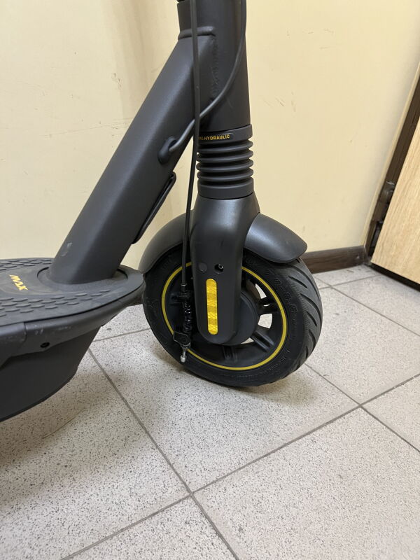 Електросамокат Ninebot KickScooter MAX G2 E, AA.00.0012.55 - Б/В - Фото №3