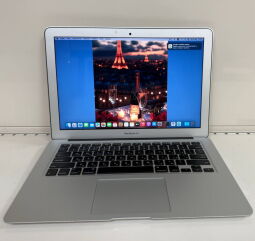 Ноутбук Apple MacBook Air 13" (MQD32) 2017 - Б/В від виробника Отсутсвует