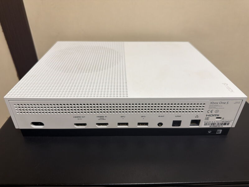 Ігрова приставка (Стаціонарна) Microsoft Xbox One S 1TB - Б/В - Фото №2