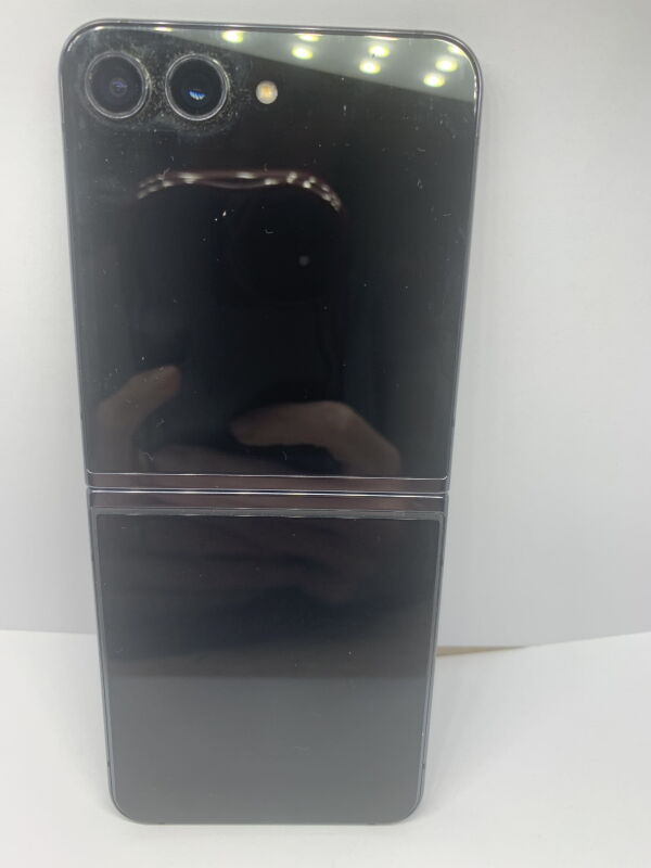 Samsung Galaxy Flip5 SM-F731B 8/256GB - Б/В