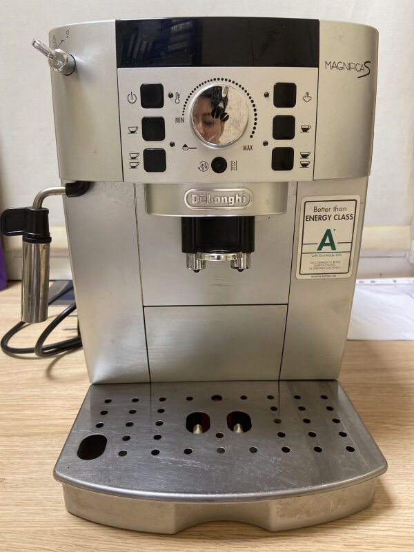 Кавомашина DELONGHI Magnifica S ECAM22.110.SB, 0132213059 - Б/В