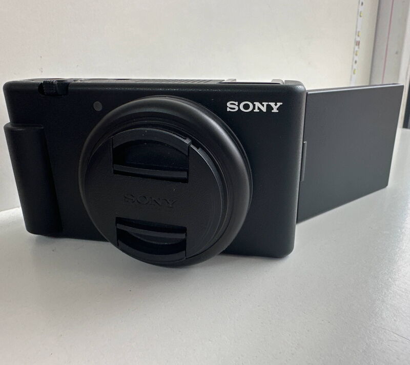 Компактна цифрова камера Sony ZV-1F - Б/В