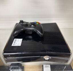 Ігрова приставка (Стаціонарна) Microsoft Xbox 360 S 250GB - Б/В від виробника Microsoft