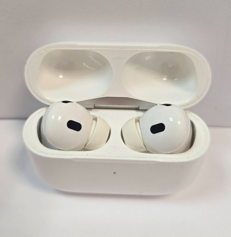 Навушники TWS Apple AirPods Pro 2nd generation (MQD83) - Б/В