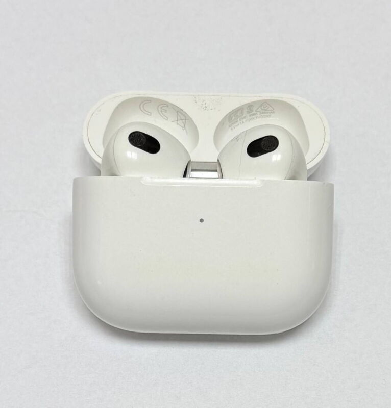 Навушники TWS Apple AirPods 3rd generation (MME73) - Б/В - Фото №2
