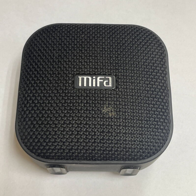 Портативна Bluetooth-колонка MIFA A1 - Б/В