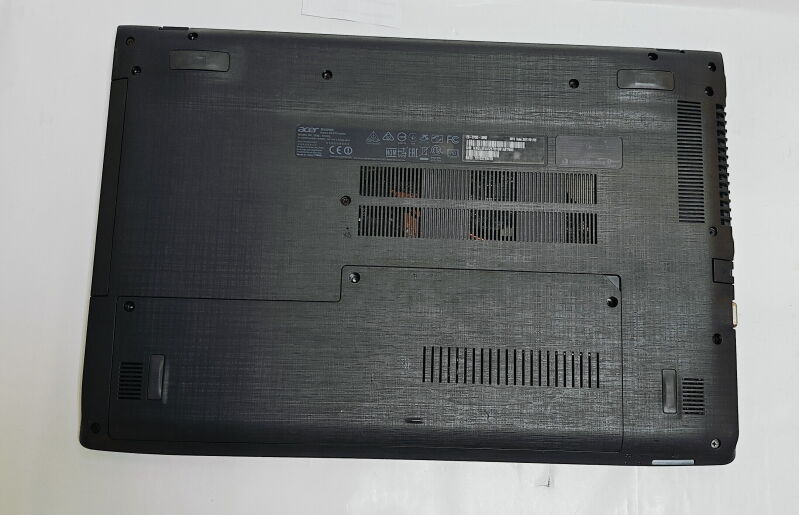 Ноутбук Acer Aspire E5-575G (i3-6006U/24GB/HDD1TB) - Б/В - Фото №4