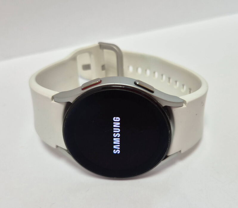 Смарт-годинник Samsung Galaxy Watch 4 Small 40mm (SM-R865F) - Б/В - Фото №1 Смарт-годинник Samsung Galaxy Watch 4 Small 40mm (SM-R865F) - Б/В