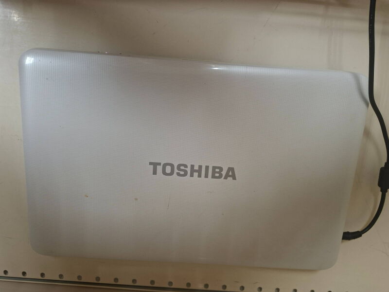 Ноутбук Toshiba Satellite C855-1TF (Pentium B960/4GB/HDD500GB) - Б/В - Фото №4