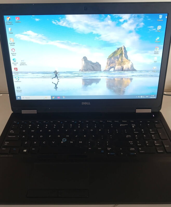 Ноутбук Dell Latitude E5570 (i5-6300HQ/8GB/SSD256GB - Б/В