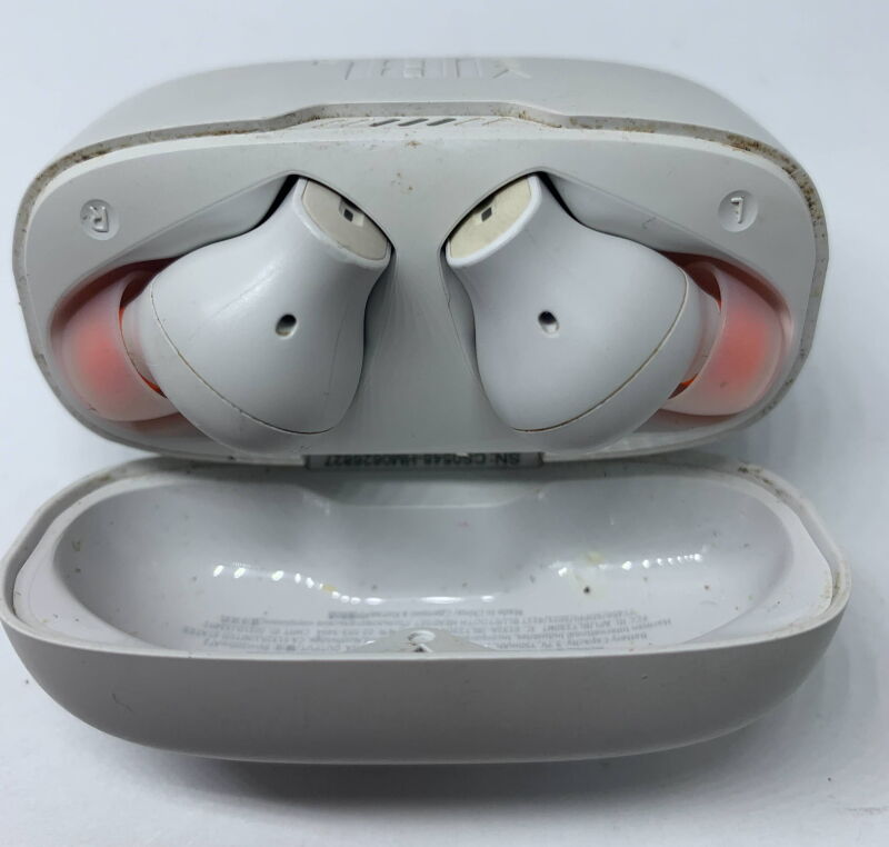 Навушники TWS JBL Tune 230NC White (JBLT230NCTWSWHT) - Б/В - Фото №1 Навушники TWS JBL Tune 230NC White (JBLT230NCTWSWHT) - Б/В