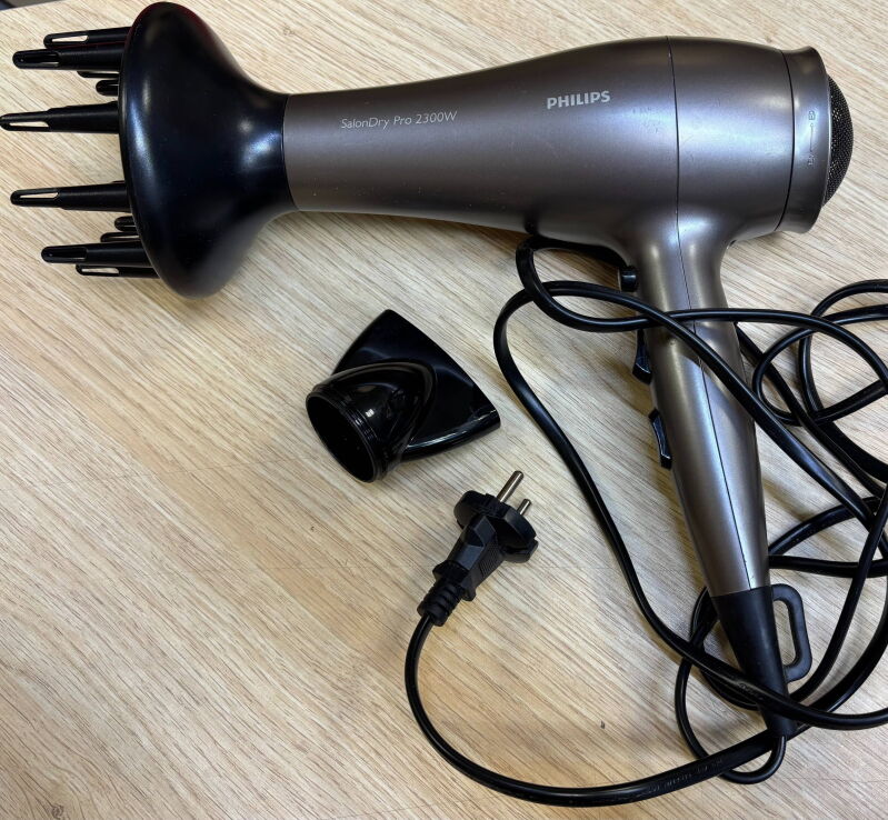 Фен Philips HP8251/00 - Б/В - Фото №1 Фен Philips HP8251/00 - Б/В