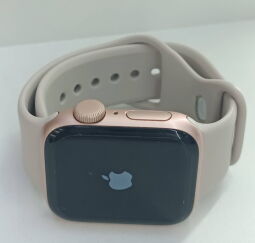 Смарт-годинник Apple Watch SE GPS 40mm Gold Aluminum Case w. Starlight S. Band (MKQ03) - Б/В від виробника Apple
