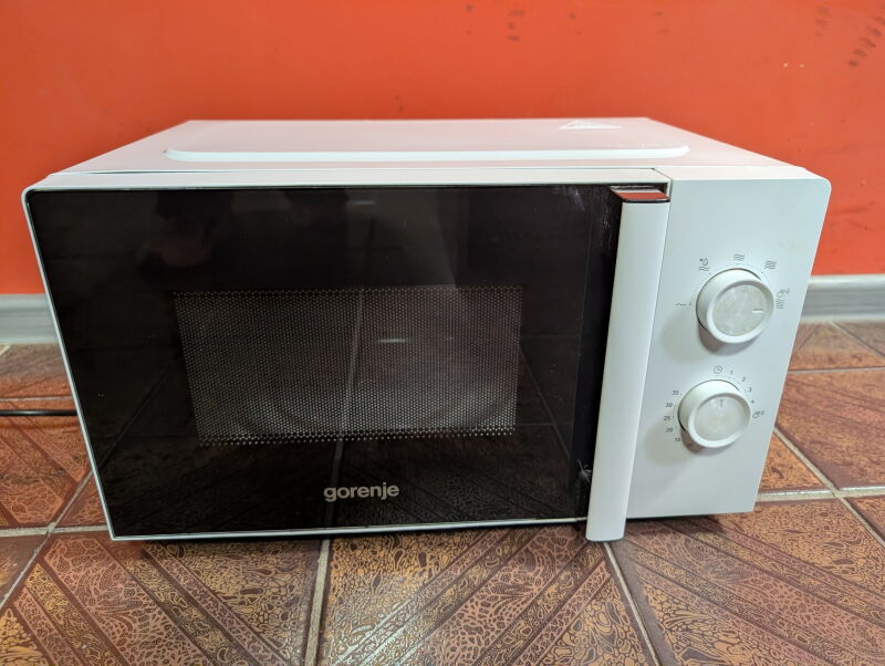 Мікрохвильова піч Gorenje MO 17 E1W - Б/В