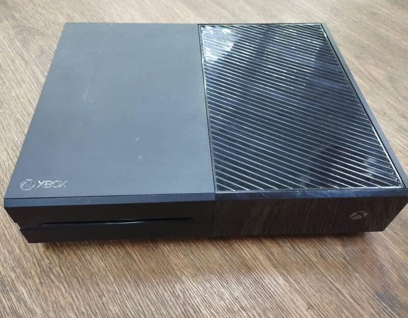 Ігрова приставка Microsoft Xbox One 1TB - Б/В