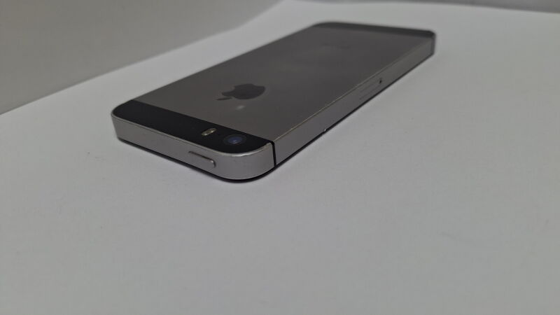 Apple iPhone SE 32GB - Б/В - Фото №2