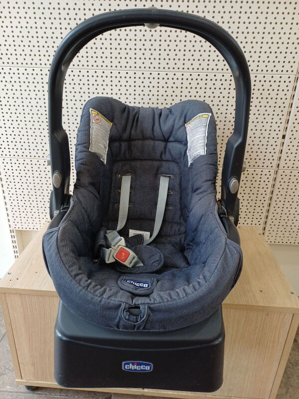 Автокрісло Chicco (Artsana) Universal R44/04 - Б/В