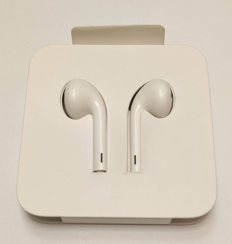 Навушники з мікрофоном Apple EarPods with Lightning Connector (MMTN2) - Б/В