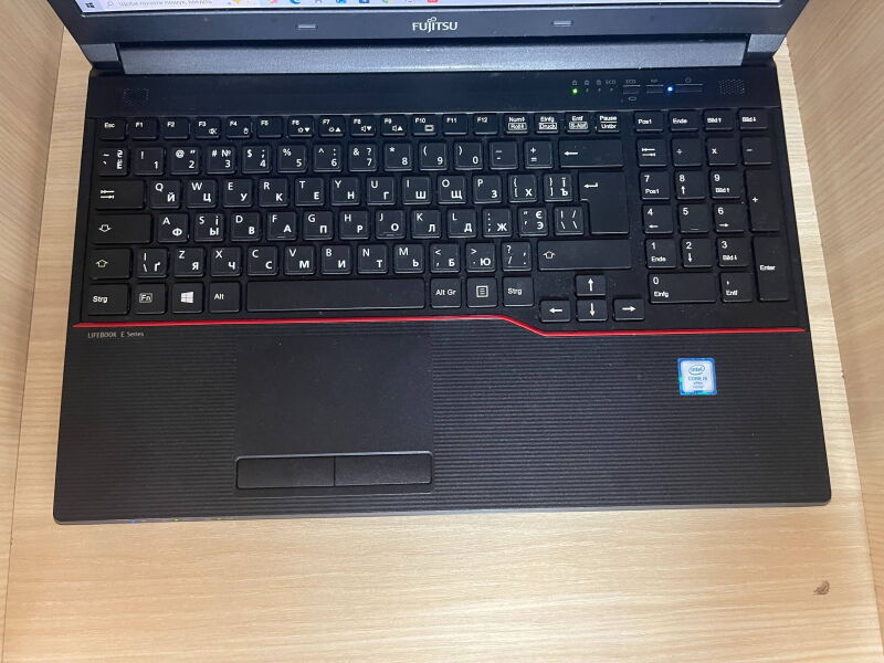 Ноутбук Fujitsu LifeBook E556 (i5-6300U/16GB/SSD256GB) - Б/В - Фото №2