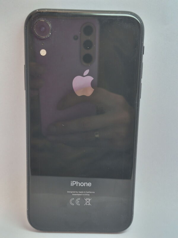 Apple iPhone XR 64GB - Б/В