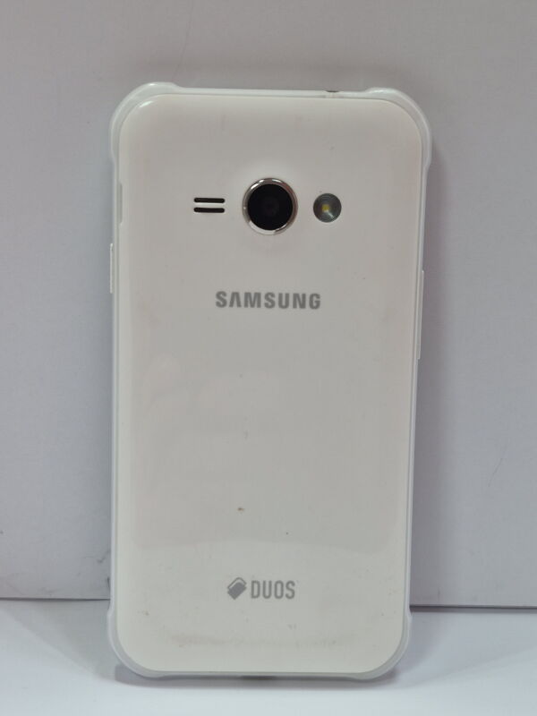 Samsung Galaxy J1 SM-J110H 4Gb - Б/В