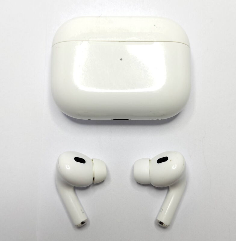 Навушники TWS Apple AirPods Pro 2nd generation (MQD83) - Б/В