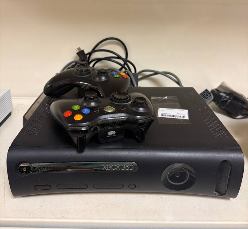 Ігрова приставка (Стаціонарна) Microsoft Xbox 360 120GB - Б/В