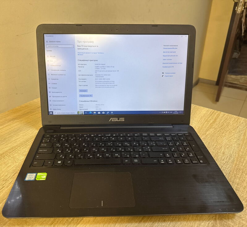 Ноутбук Asus VivoBook X556 (i5-7200U/8GB/HDD1TB) - Б/В