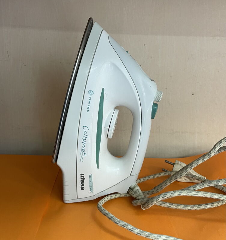 Праска Ufesa PV4652 Callypso 40 - Б/В