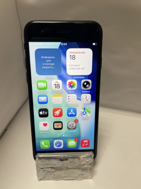 Apple iPhone SE 128GB - Б/В - Фото №2