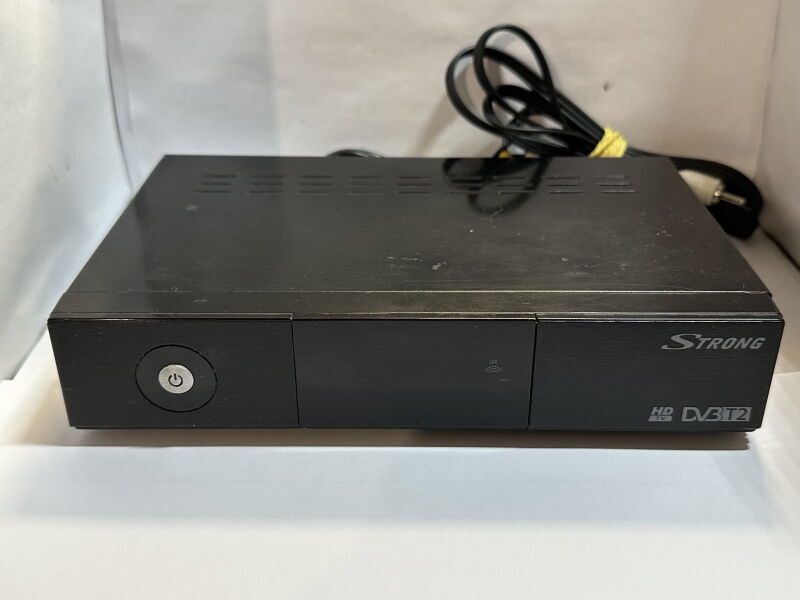Т2 тюнер STRONG SRT 8500 - Б/В