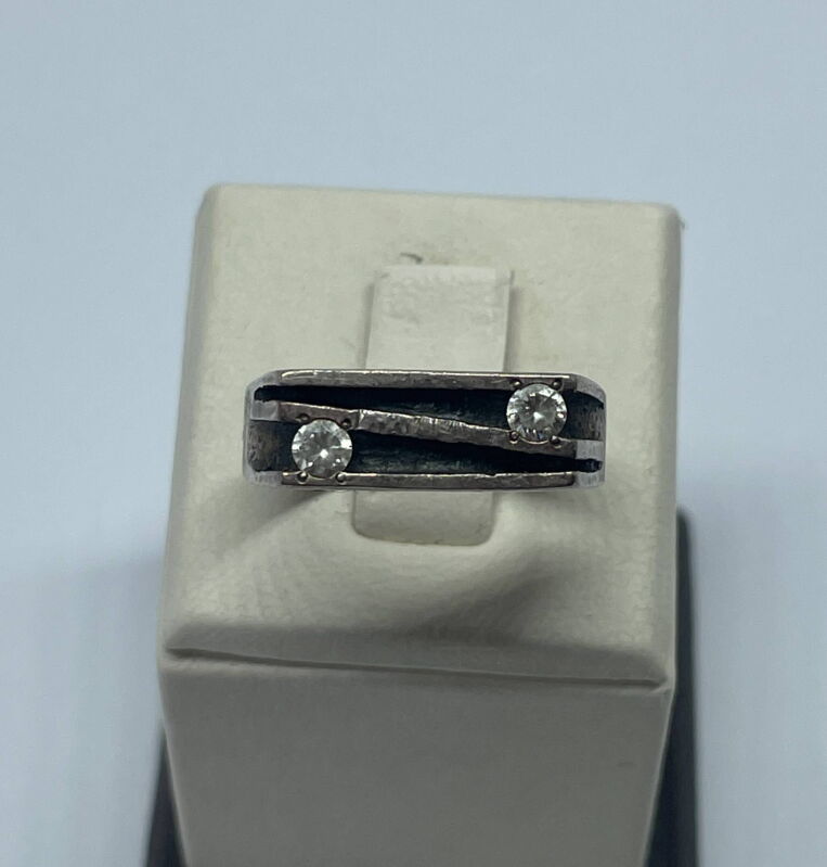 Срібна каблучка з цирконієм (00102381) - Б/В