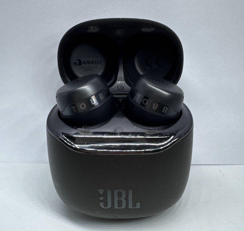 Навушники TWS JBL Tour Pro+ Black (JBLTOURPROPTWSBLK) - Б/В - Фото №1 Навушники TWS JBL Tour Pro+ Black (JBLTOURPROPTWSBLK) - Б/В