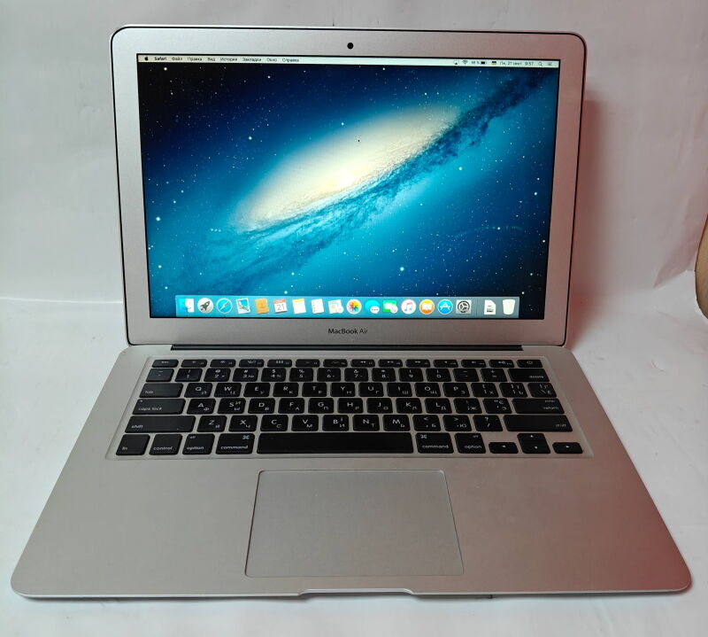 Ноутбук Apple MacBook Air 13" 8/128GB (MJVE2) 2015 - Б/В