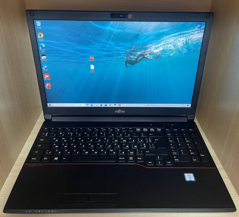 Ноутбук Fujitsu LifeBook E556 (i5-6300U/16GB/SSD256GB) - Б/В