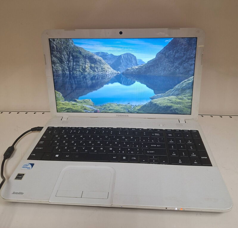 Ноутбук Toshiba Satellite C855-1TF (Pentium B960/4GB/HDD500GB) - Б/В